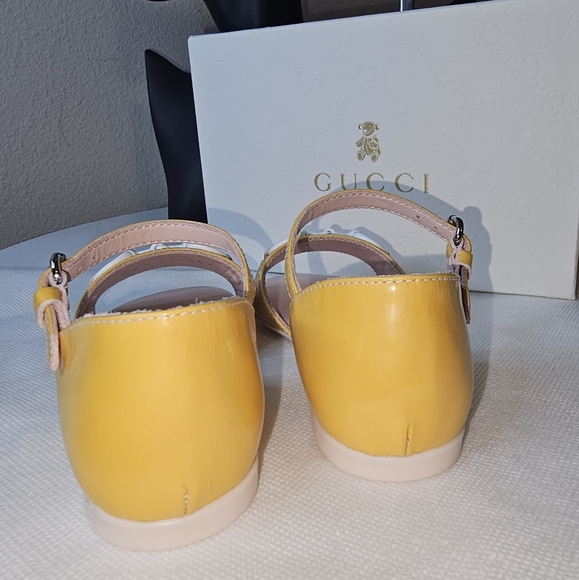 New GUCCI Girl's Horsebit Sandals! - Picture 13 of 16